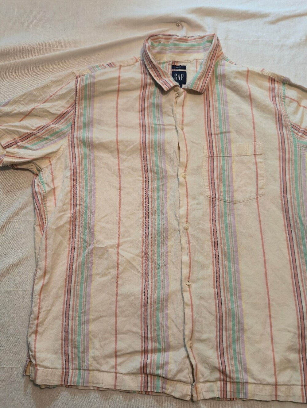 GAP Men's XL Standard Fit Short Sleeve Button-Up Shirt